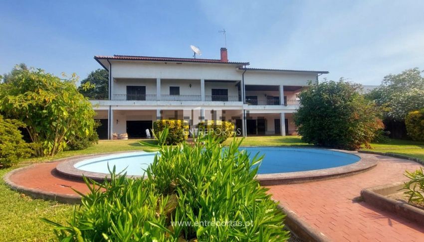 Moradia T6+ em Vila de Punhe, €890.000