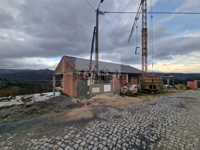 Moradia T3 à venda em Adoufe e Vilarinho de Samardã, Vila Real — foto 15
