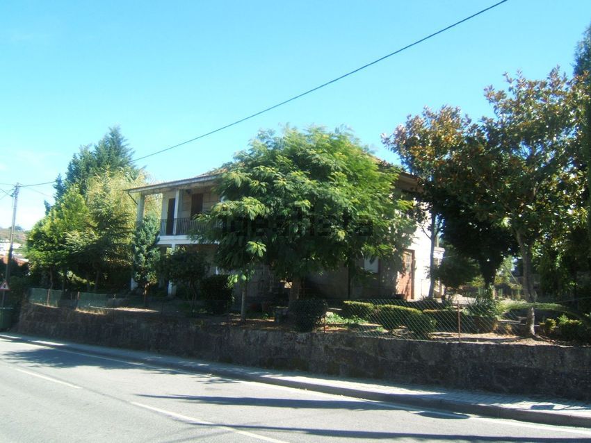 Moradia T5 em Vila Meã, €300.000