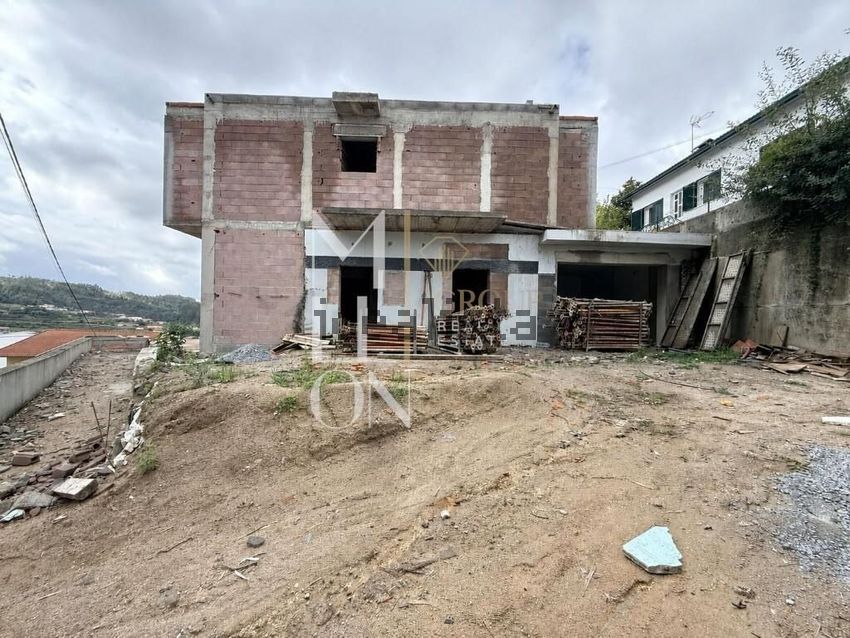 Moradia T3 à venda em Vale (São Cosme), Telhado e Portela, Vila Nova de Famalicão — foto 2