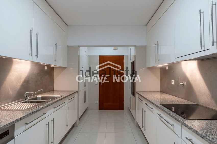 Apartamento T5 à venda em Lordelo do Ouro e Massarelos, Porto — foto 10