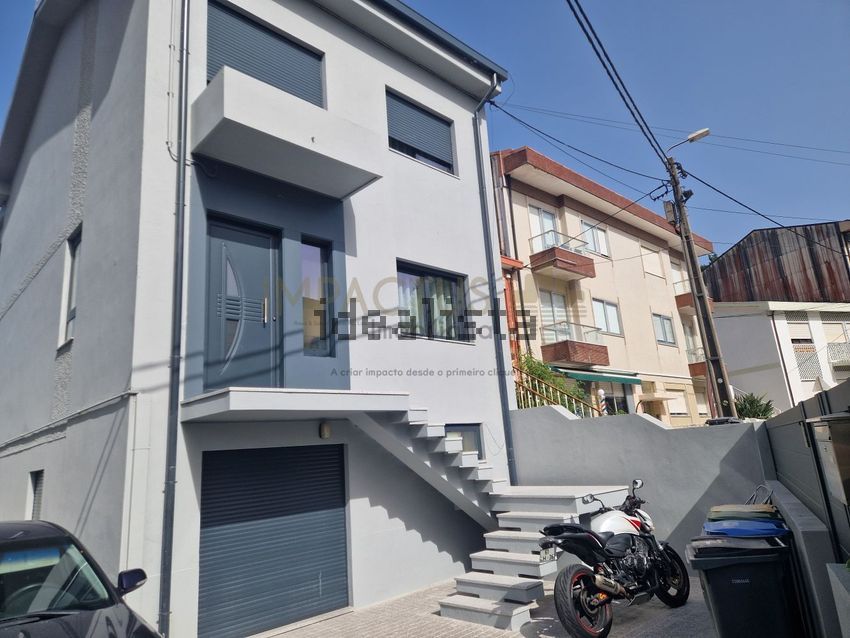 Moradia T3 em Águas Santas, €475.000