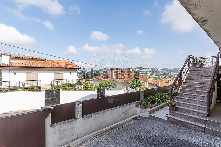 Moradia T5 em Vale (São Martinho), €369.900