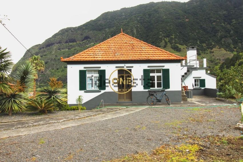 Moradia T5 em São Vicente, €650.000