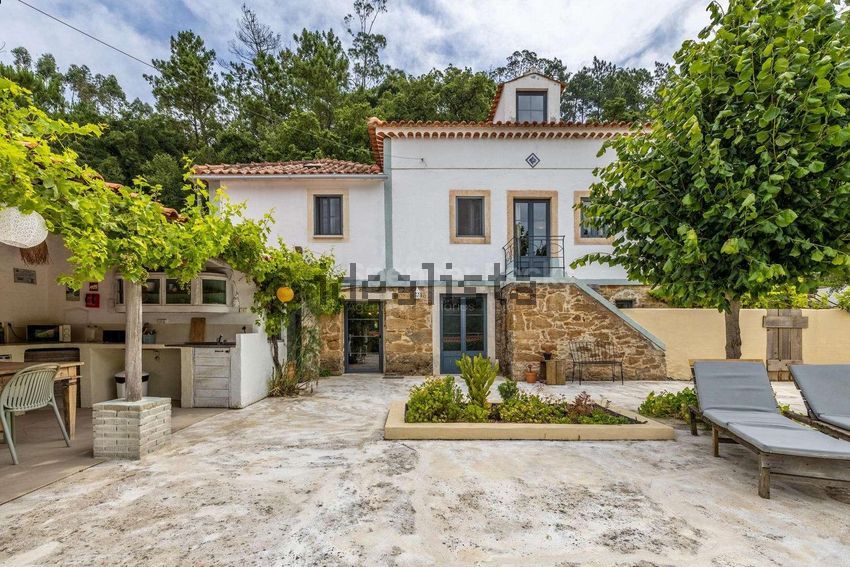 Moradia T5 em Vimeiro, €585.000