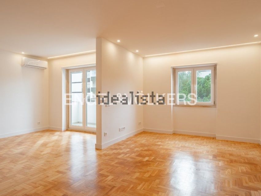 Apartamento T4 em Oeiras e São Julião da Barra, Paço de Arcos e Caxias, €649.000