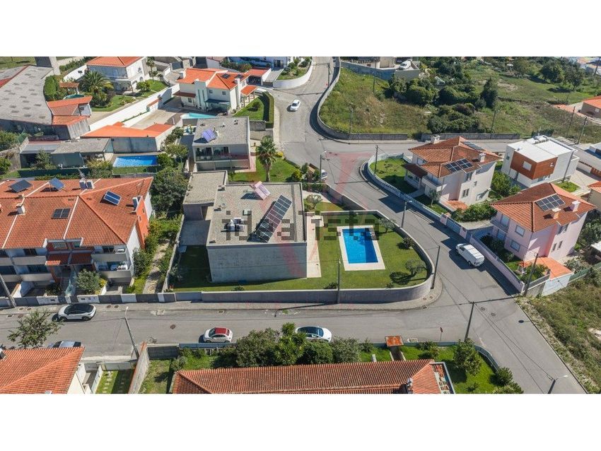 Moradia T4 à venda em Celeirós, Aveleda e Vimieiro, Braga — foto 38