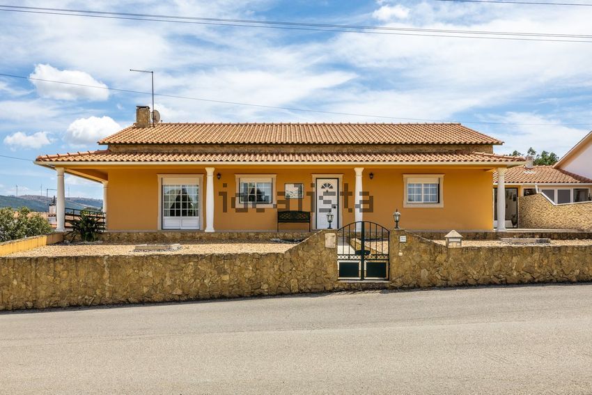 Moradia T3 em Aljubarrota, €375.000