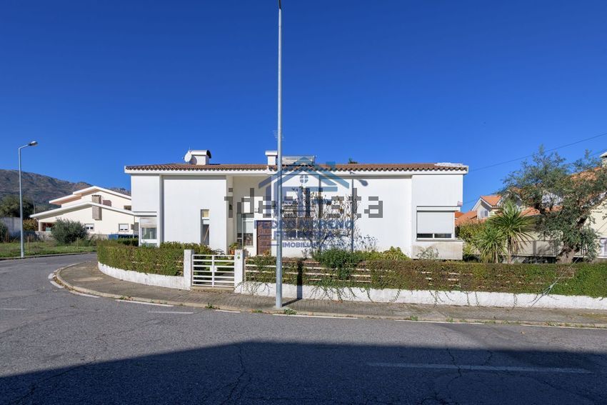 Moradia T4 à venda em Covilhã e Canhoso, Covilhã — foto 2