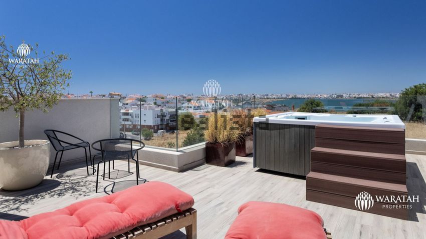Moradia T2 à venda em Estômbar e Parchal, €578.000