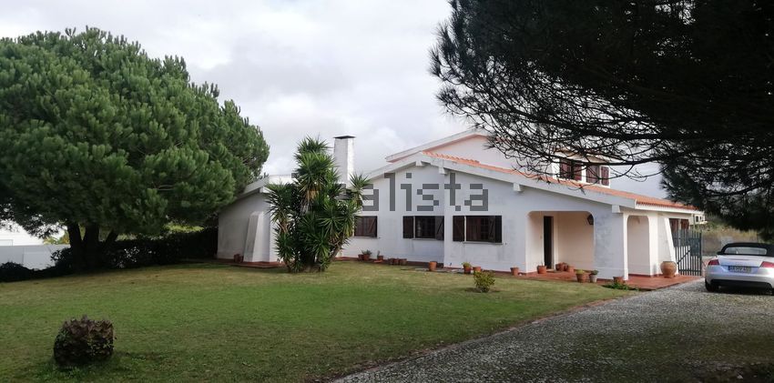 Moradia T6+ em Tornada e Salir do Porto, €630.000