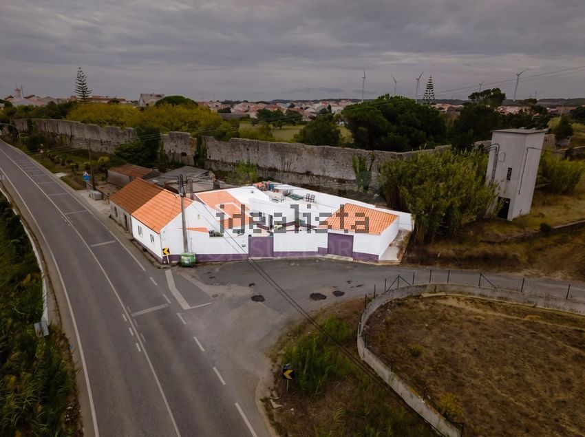 Moradia T2 em Serra D'El-Rei, €299.000
