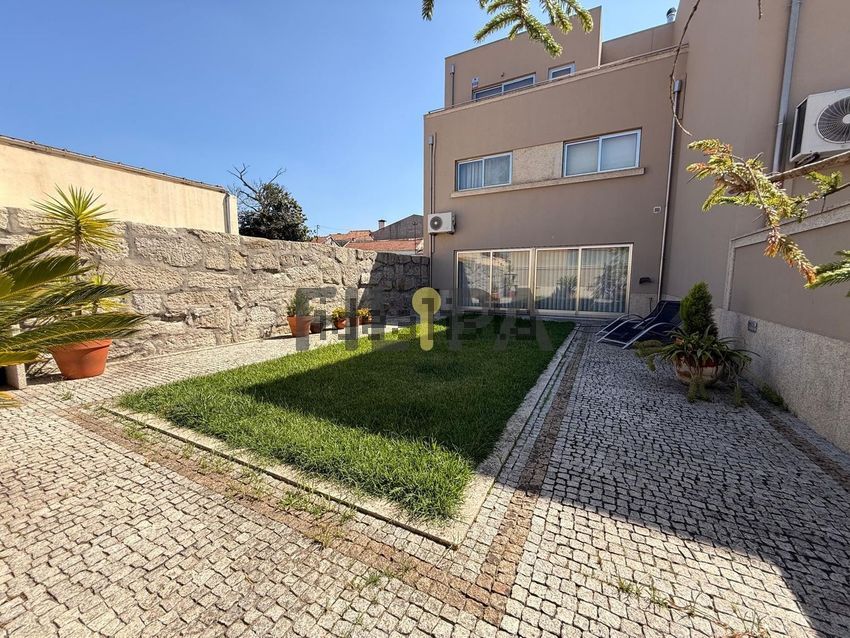 Moradia T5 à venda em Castêlo da Maia, Maia — foto 2