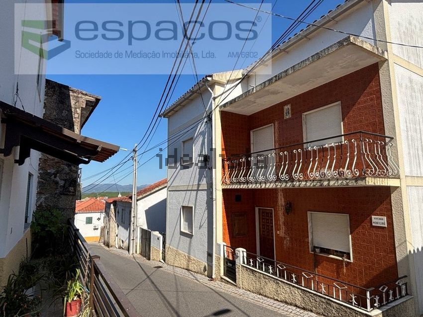 Moradia T6+ em Freixial e Juncal do Campo, €180.000