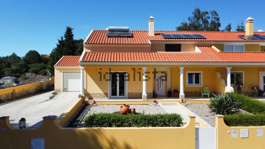 Moradia T5 em São Bartolomeu dos Galegos e Moledo, €499.000