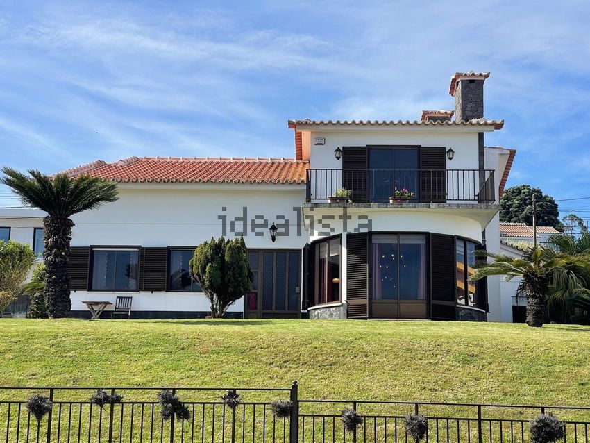Moradia T4 em Ribeirinha, €400.000
