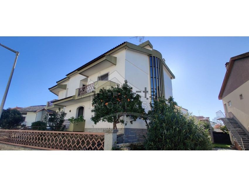 Moradia T5 em Alcains, €375.000
