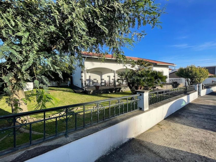 Moradia T4 em Angra (São Pedro), €575.000