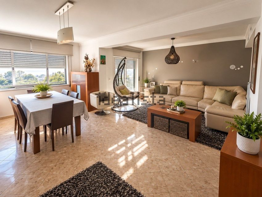 Apartamento T3 em Santo António da Charneca, €355.000