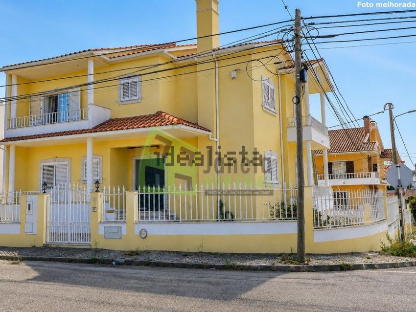 Moradia T4 em Corroios, €525.000