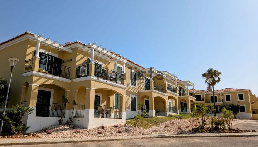 Apartamento T2 em Porches, €379.000