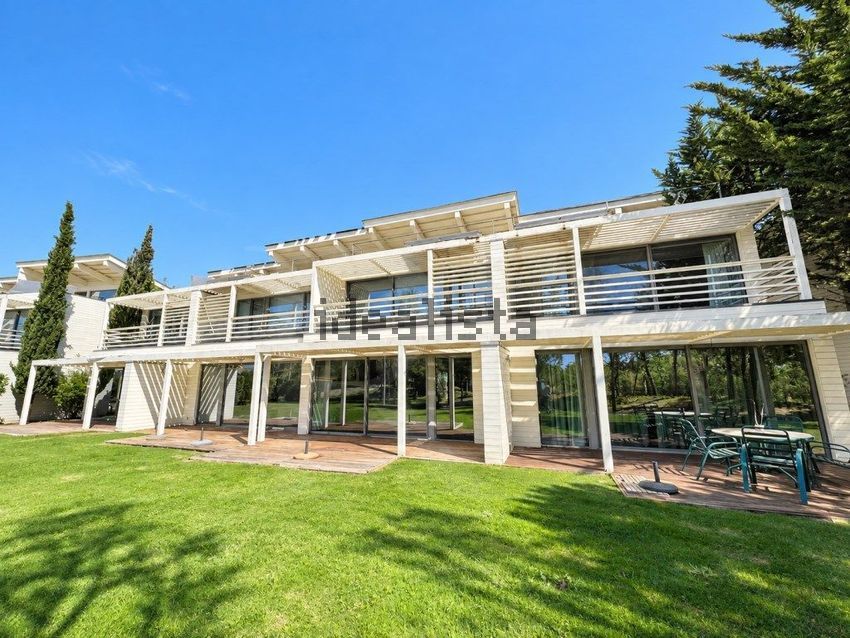 Moradia T2 em Carvalhal, €795.000