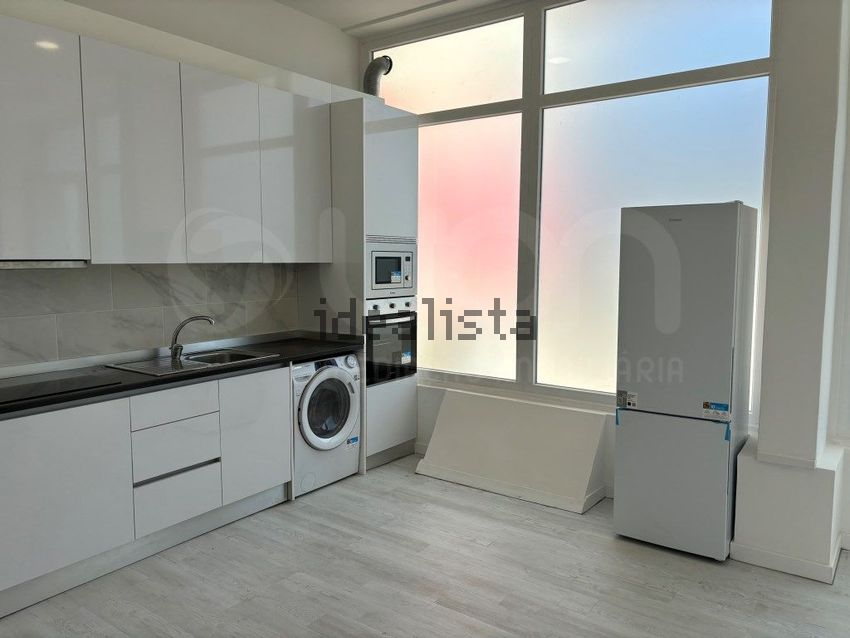 Apartamento T2 em Laranjeiro e Feijó, €165.000