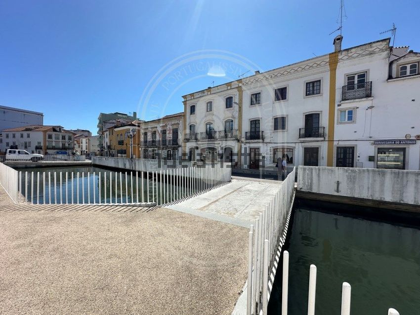 Moradia T6+ em Tomar (São João Baptista) e Santa Maria dos Olivais, €600.000