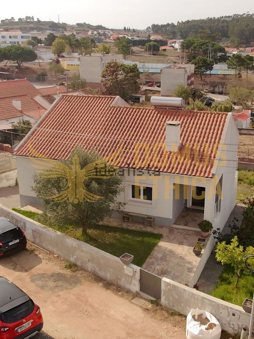 Moradia T2 em Santa Maria, São Pedro e Matacães, €430.000