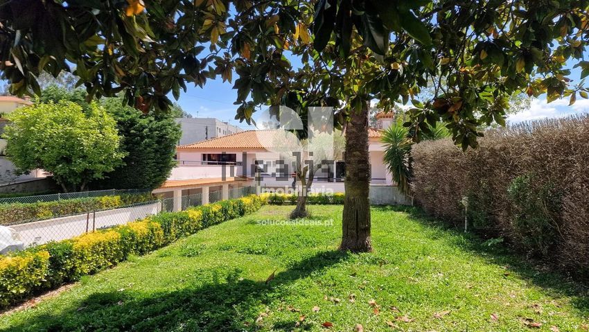 Moradia T5 em Rebordosa, €349.000