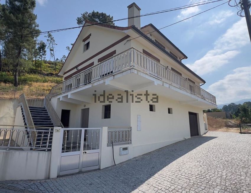 Moradia T5 em Prado e Remoães, €190.000