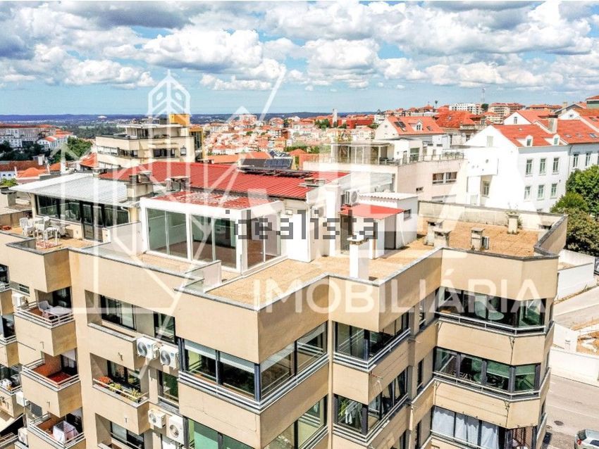 Apartamento T5 à venda em Coimbra (Sé Nova, Santa Cruz, Almedina e São Bartolomeu), Coimbra — foto 2