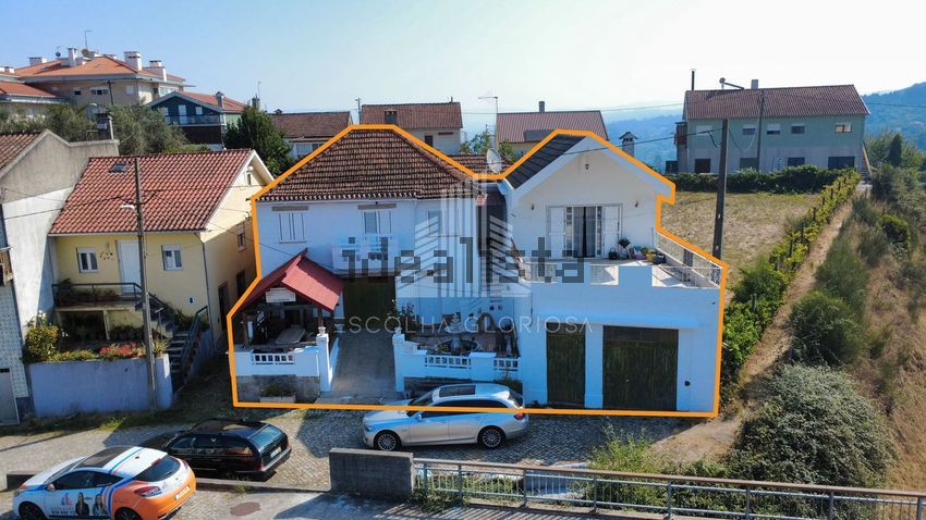Moradia T4 em Vouzela e Paços de Vilharigues, €210.000