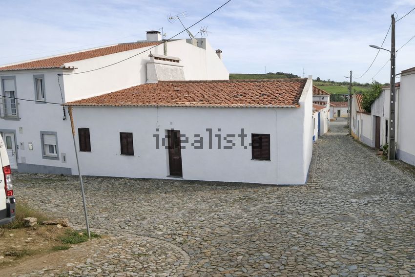 Moradia T3 à venda em Vila Ruiva, €115.000