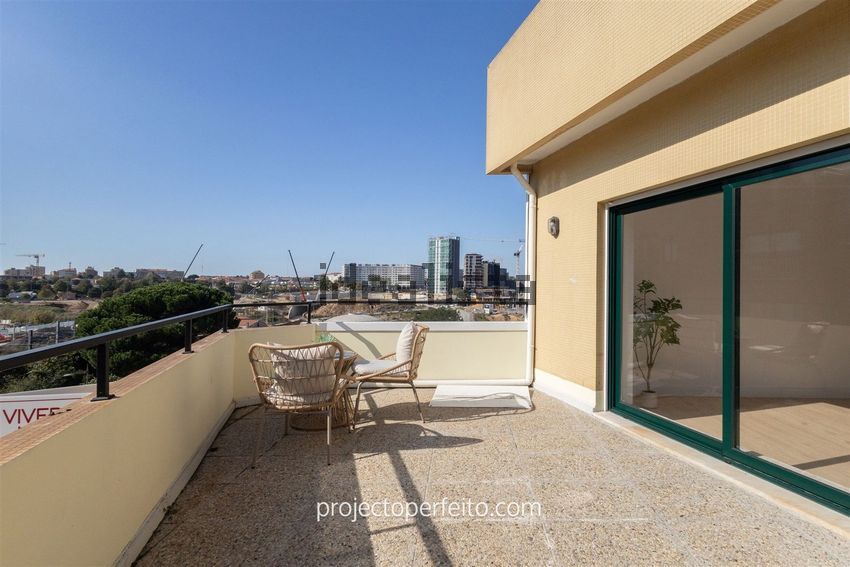 Apartamento T2 à venda em Santa Marinha, €289.000