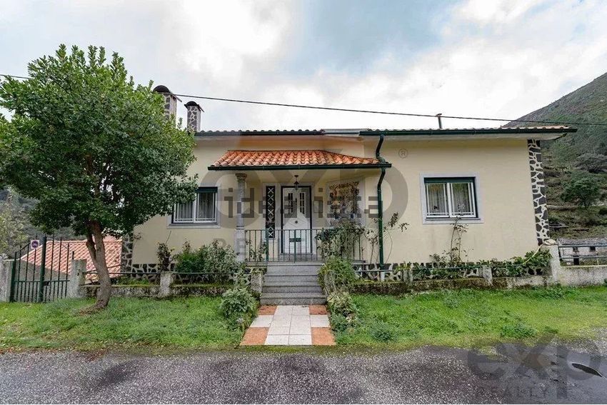 Moradia T2 em Piódão, €135.000