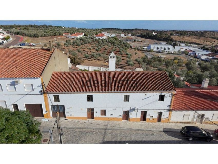 Moradia T6+ em Alandroal (Nossa Senhora da Conceição), São Brás dos Matos (Mina do Bugalho) e Juromenha (Nossa Senhora do Loreto), €299.000