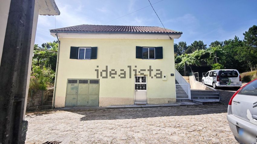 Moradia T3 à venda em Refojos de Basto, €175.000