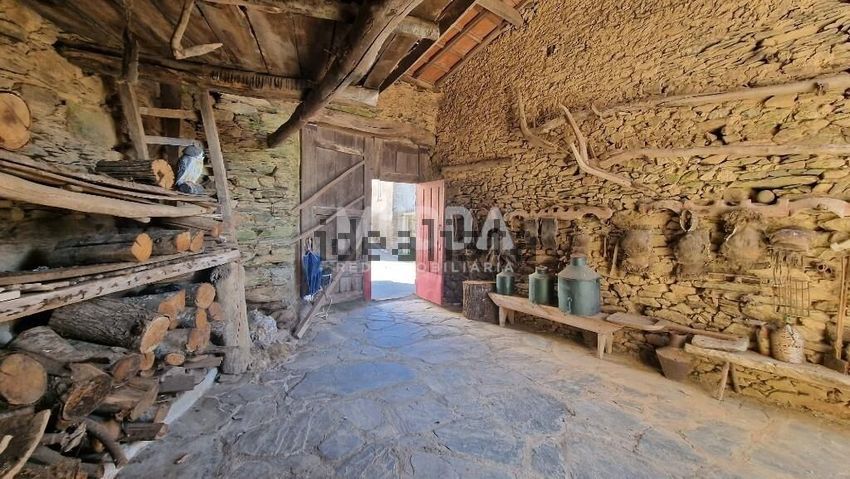 Moradia T5 à venda em Quirás e Pinheiro Novo, Vinhais — foto 8