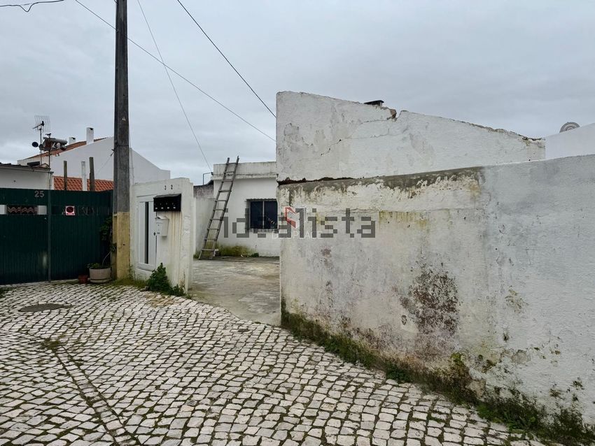 Moradia T2 em Sarilhos Grandes, €320.000