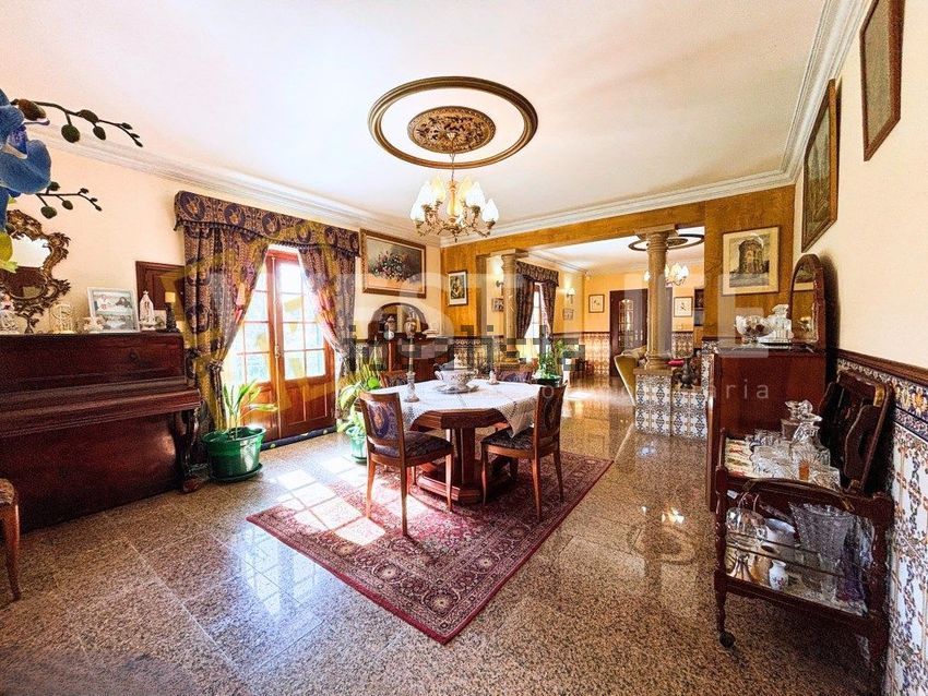 Moradia T4 em Azueira e Sobral da Abelheira, €1.050.000