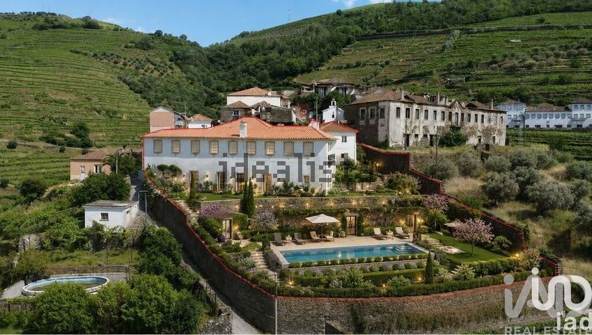 Moradia T6+ em Vilarinho dos Freires, €530.000