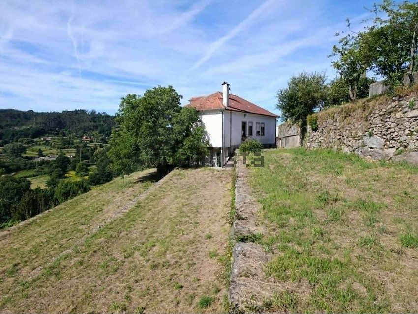 Moradia T5 em Formariz e Ferreira, €600.000