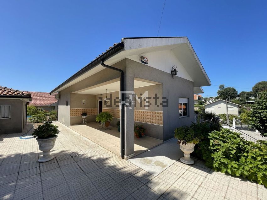 Moradia T4 à venda em Santo Isidoro e Livração, €359.000