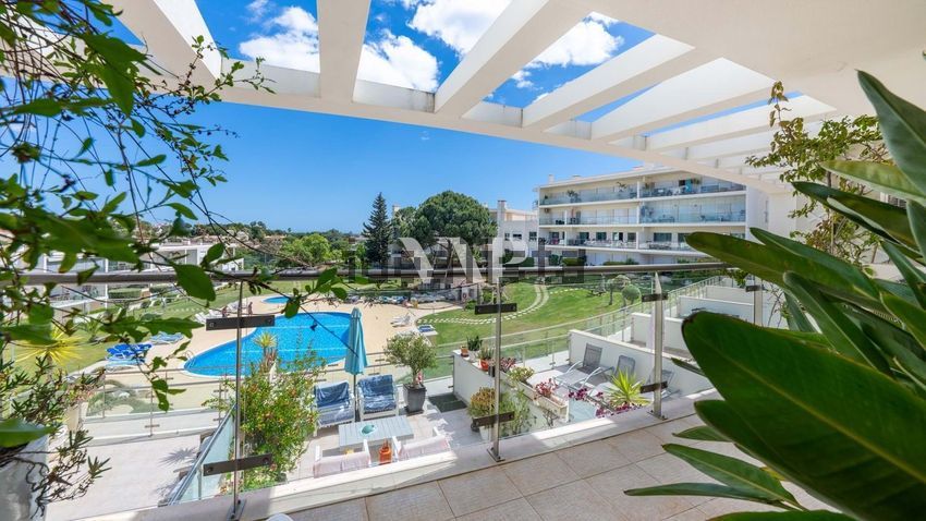 Moradia T4 em Albufeira e Olhos de Água, €820.000