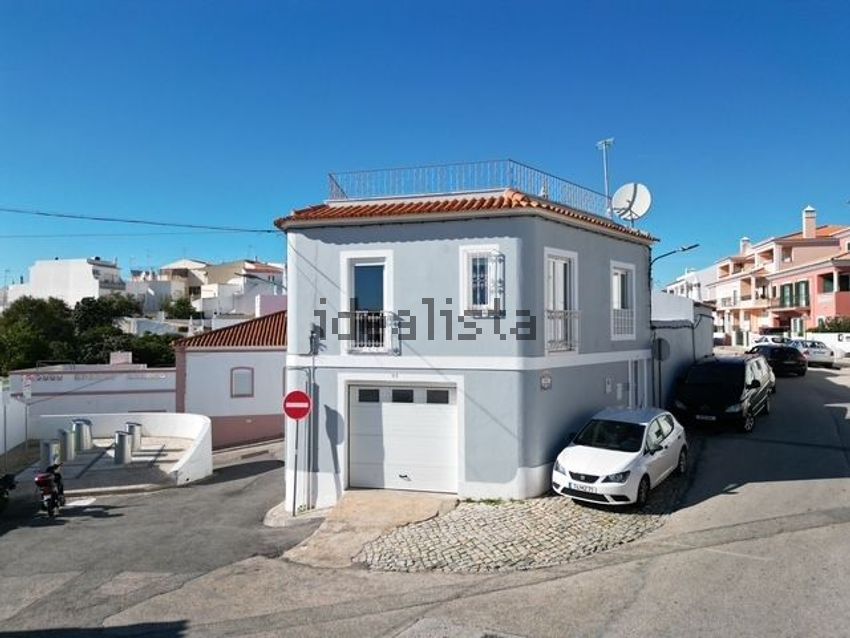 Apartamento T5 em Estômbar e Parchal, €499.000