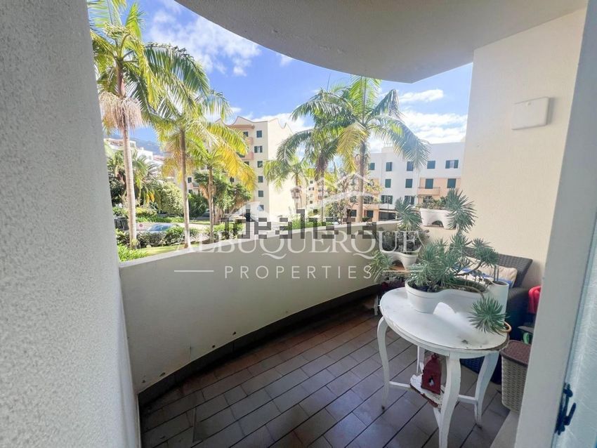 Apartamento T2 em São Martinho, €400.000