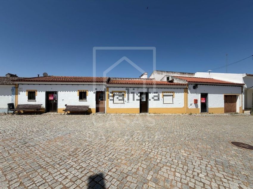 Moradia T3 em Vila Ruiva, €149.000