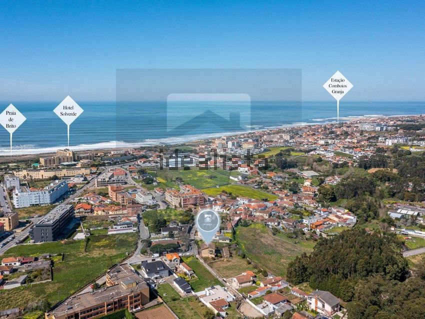 Moradia T4 em São Félix da Marinha, €390.000