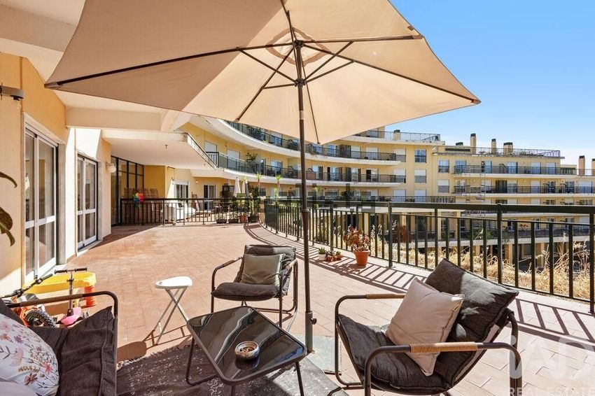 Apartamento T4 à venda em Santa Maria, São Pedro e Matacães, €649.000